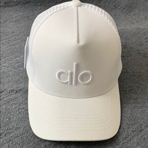 🛸NWT ALO Yoga AeroTech Trucker Hat | UV50+ & Sweat-Proof